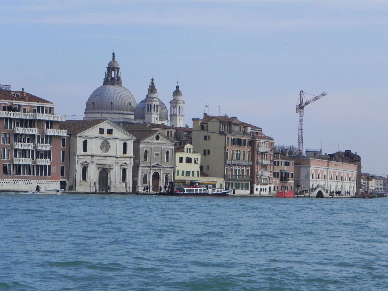 https://travelwithme.b-cdn.net/images/place/a06d10.jpg