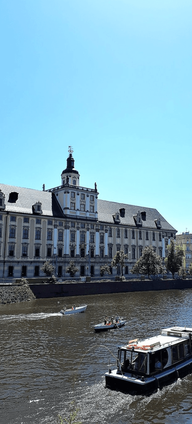https://travelwithme.b-cdn.net/images/place/c563b9f5-8c1c-4ca0-a8fe-67f6467cc4da.jpg